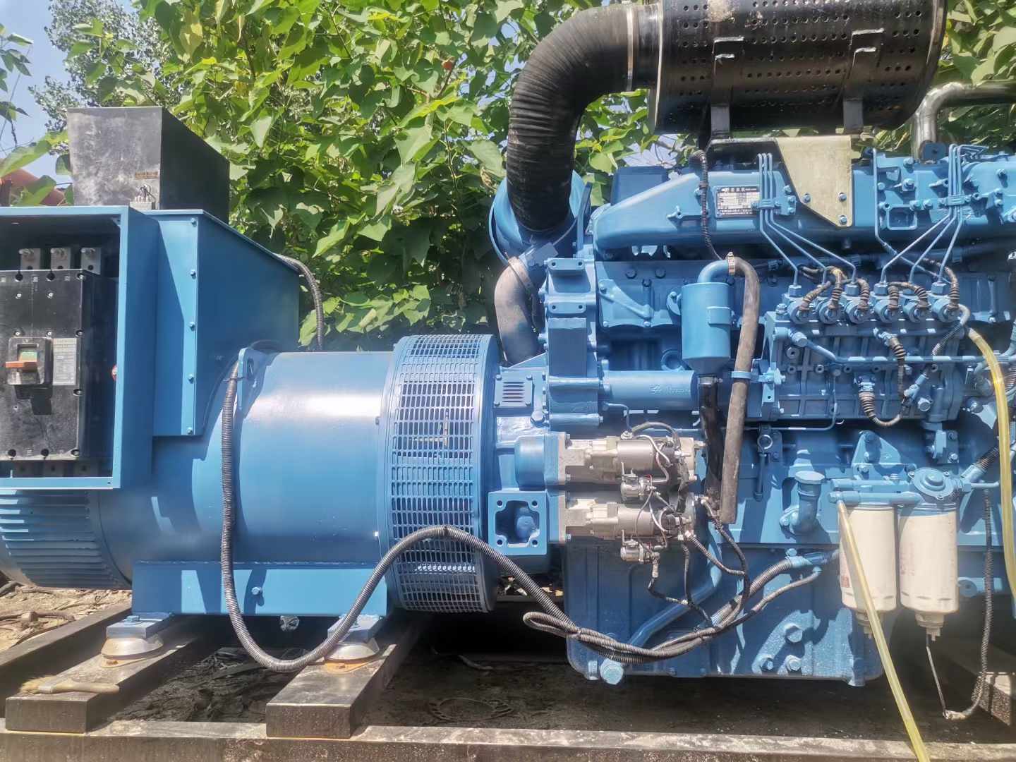 新城街道详细说明降低 800kW 柴油发电机输出电流波动的方法