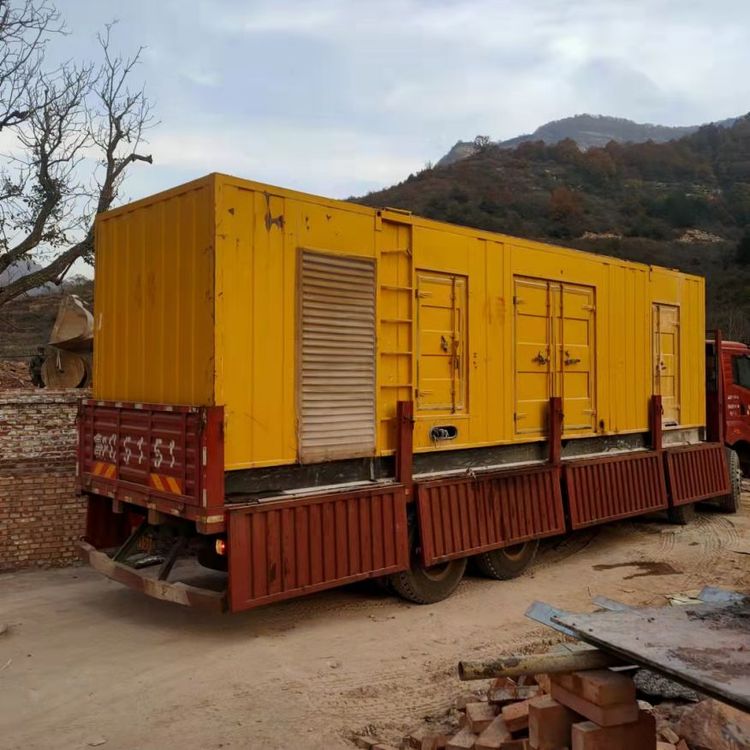 新城街道200kW 发电机组在带电阻性负载时，输出功率会受到哪些因素的影响？