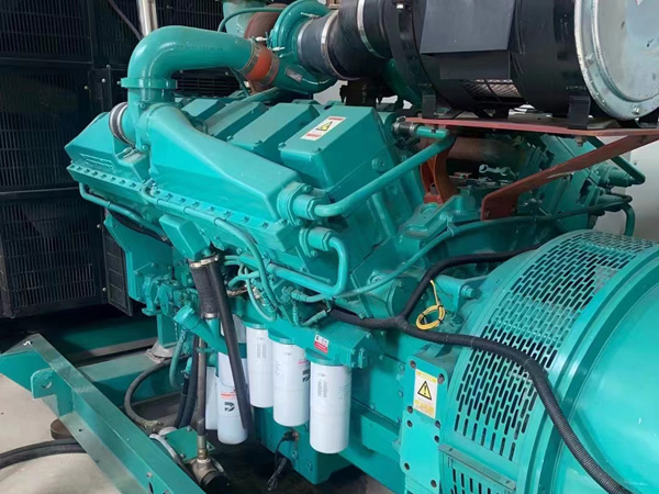 新城街道更换100kW柴油发电机组机油时，需要注意哪些事项？