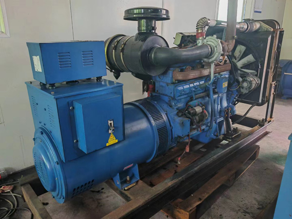 新城街道100kW柴油发电机组使用多级机油有哪些优缺点？